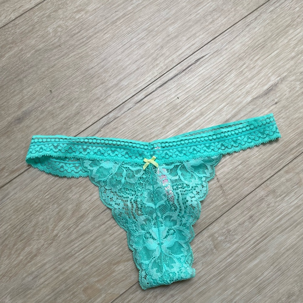 PINK thong